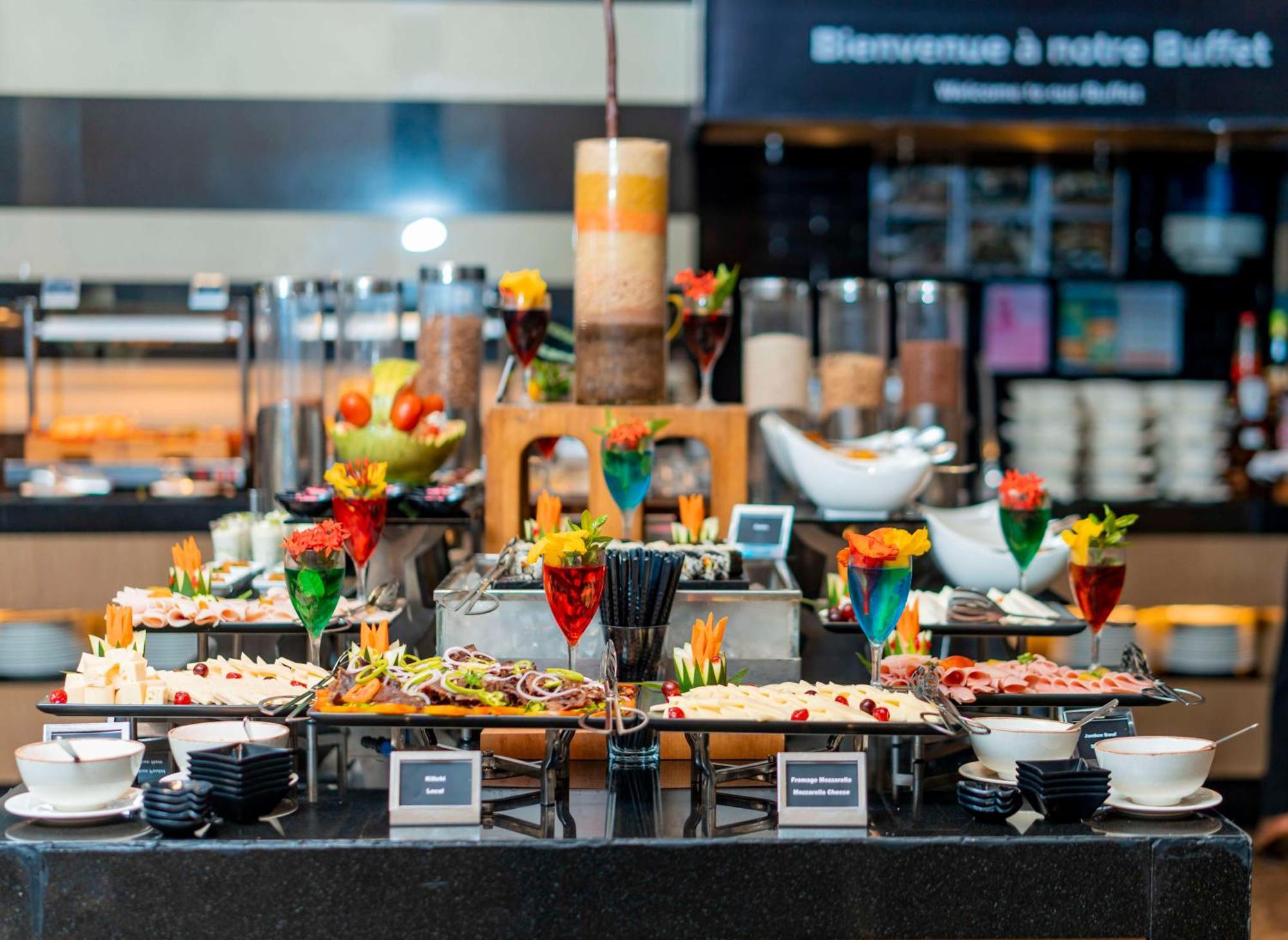 Radisson Blu Hotel & Conference Center, Ниамей Экстерьер фото