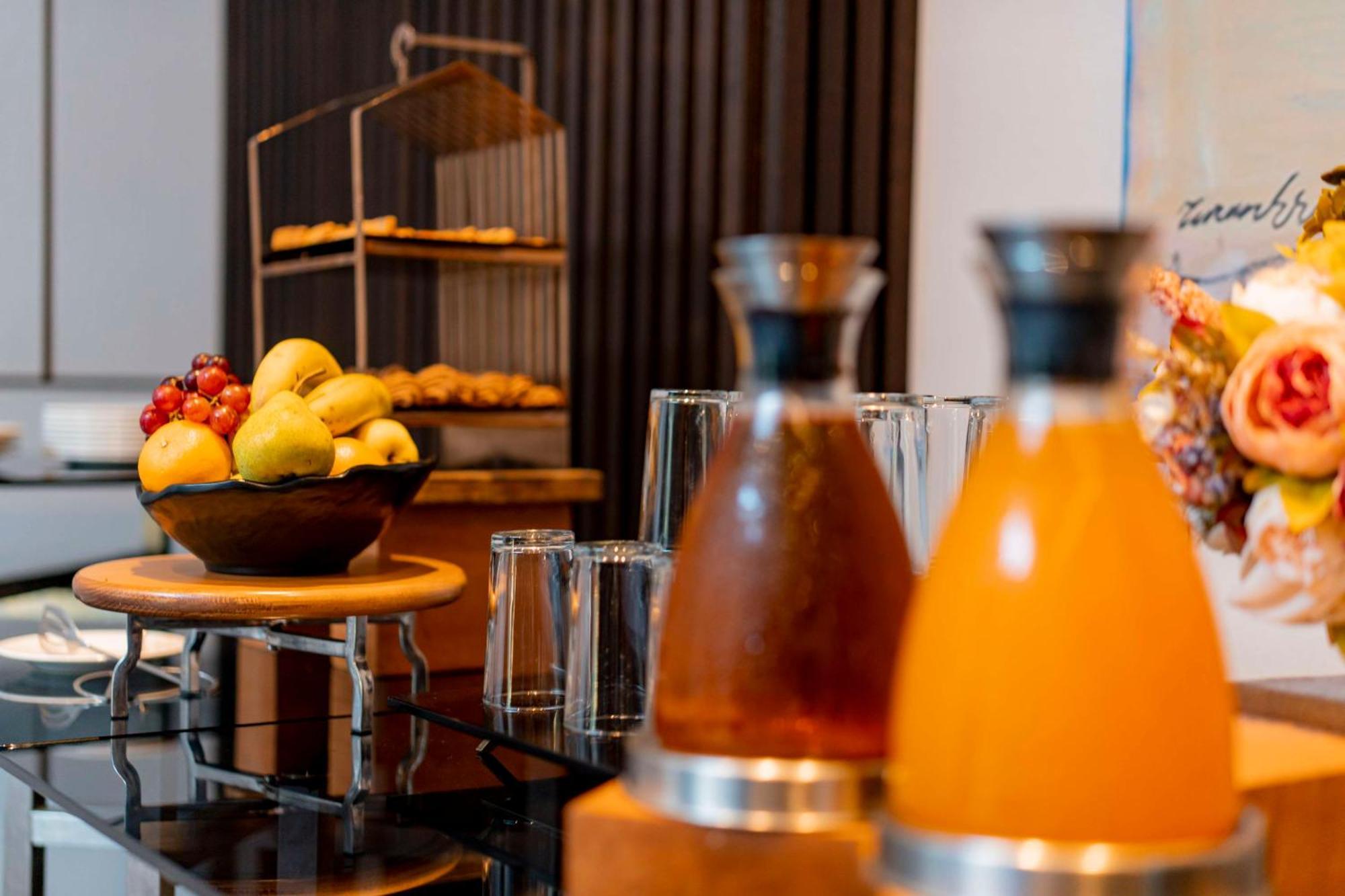 Radisson Blu Hotel & Conference Center, Ниамей Экстерьер фото