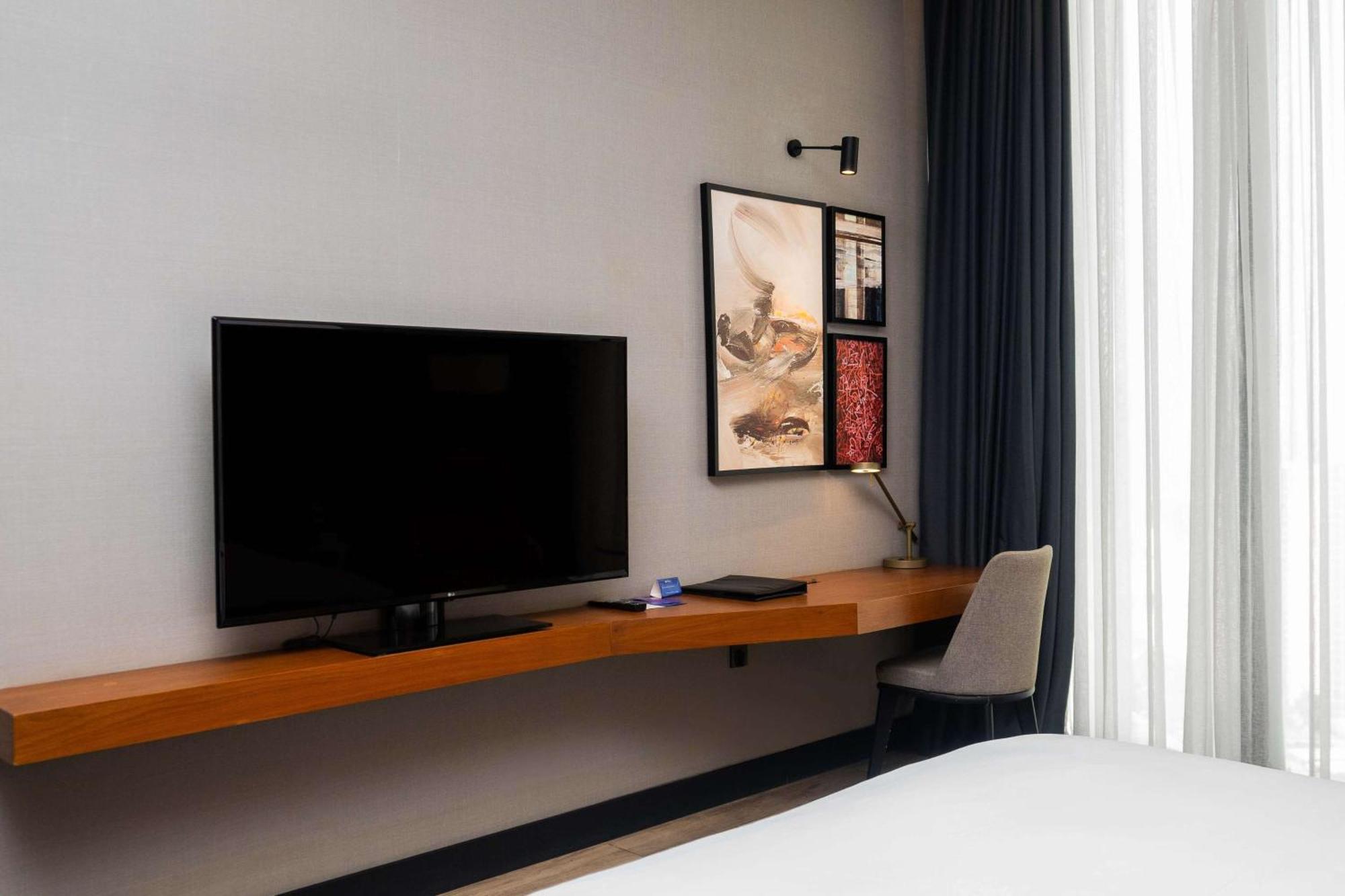 Radisson Blu Hotel & Conference Center, Ниамей Экстерьер фото