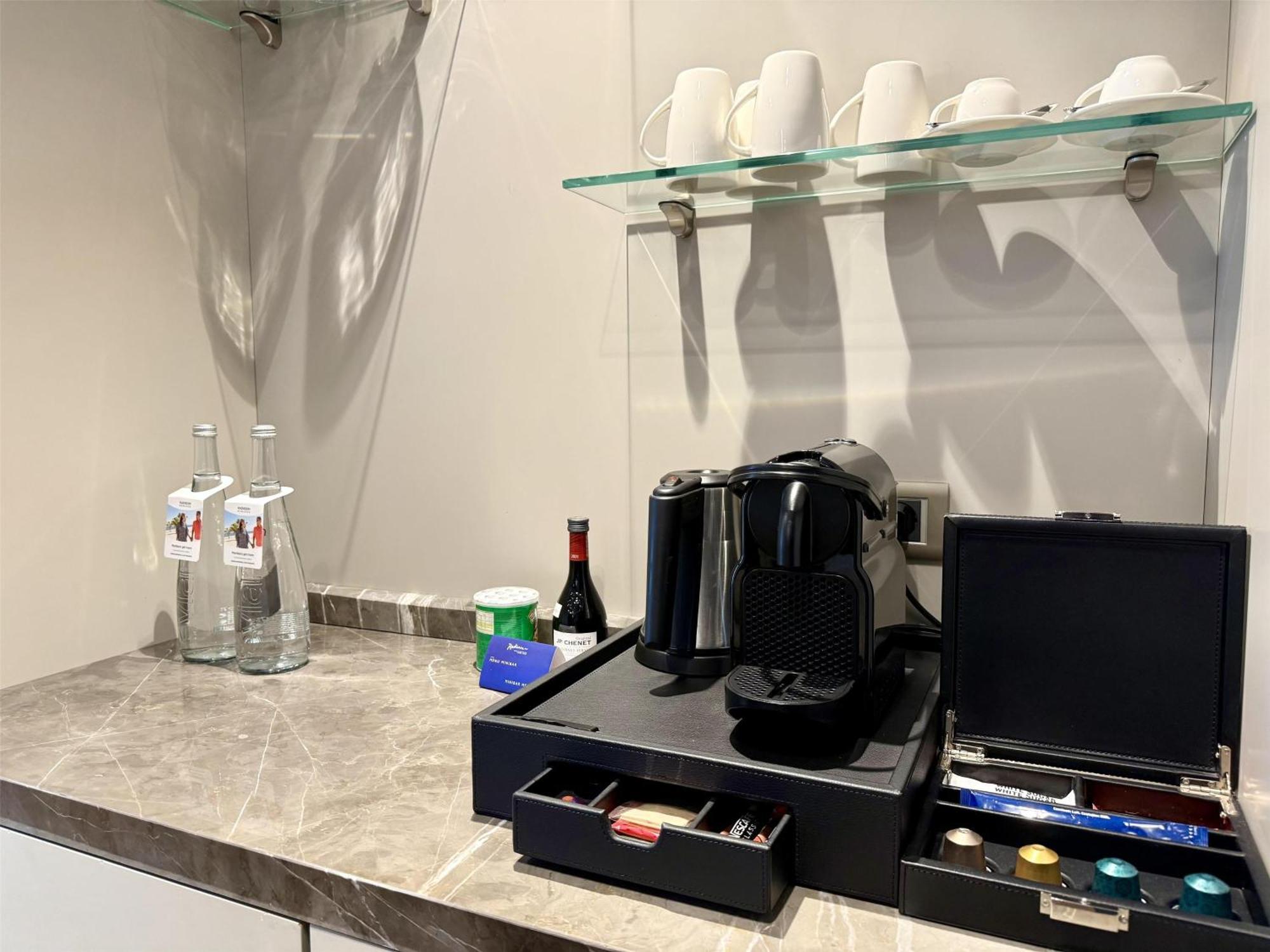 Radisson Blu Hotel & Conference Center, Ниамей Экстерьер фото