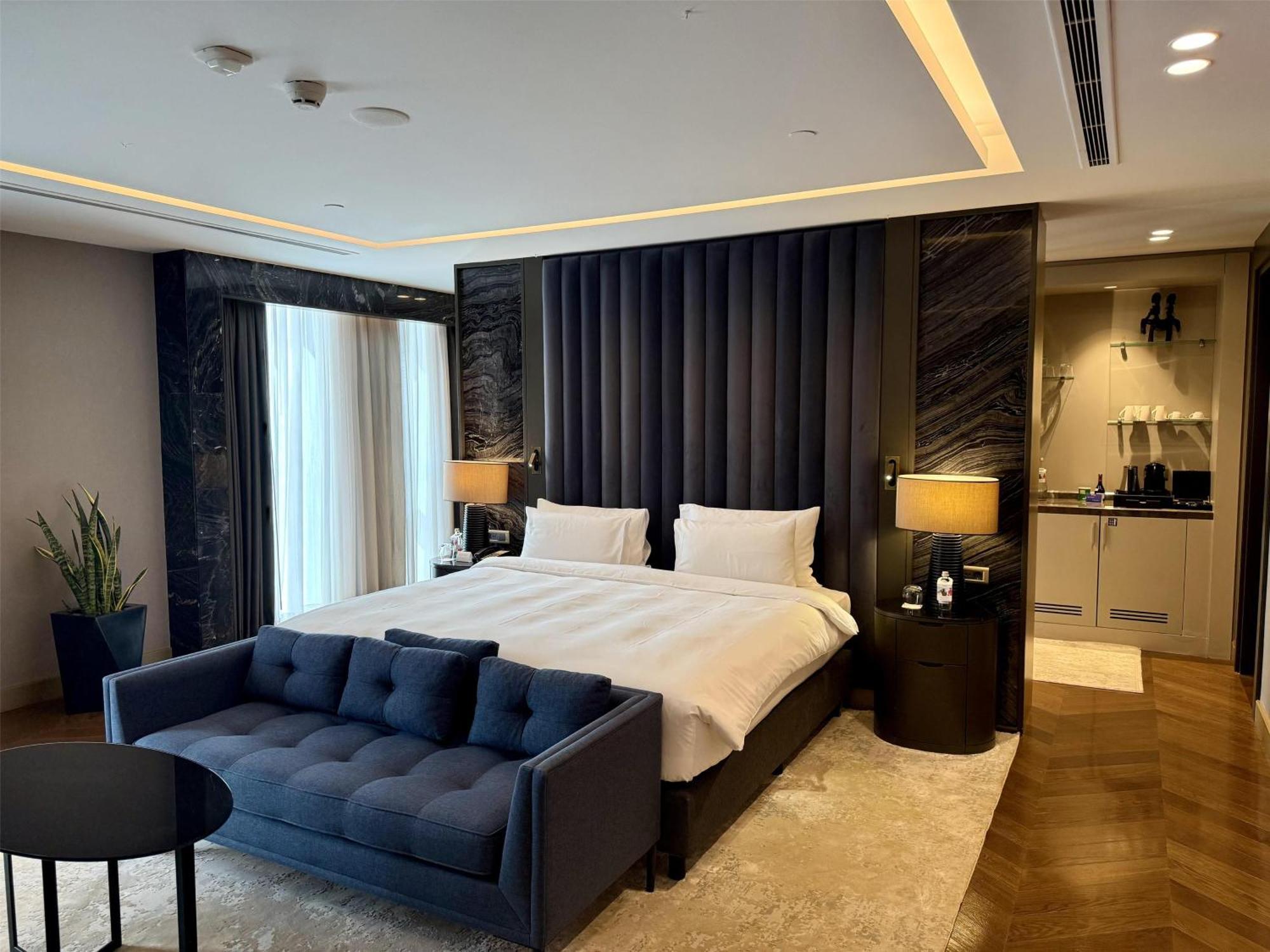 Radisson Blu Hotel & Conference Center, Ниамей Экстерьер фото